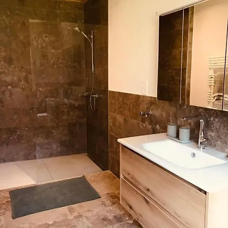 Neue 2-5- Im Dreigenerationen By Interhome Apartman *